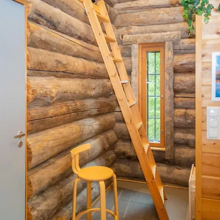 Muuttohaukka By Interhome