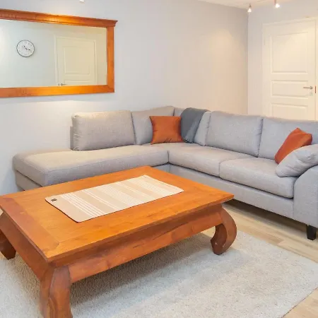 Muuttohaukka By Interhome * Ruka