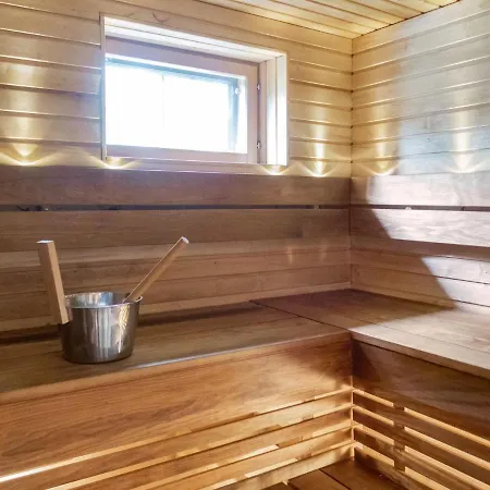 Muuttohaukka By Interhome * Ruka